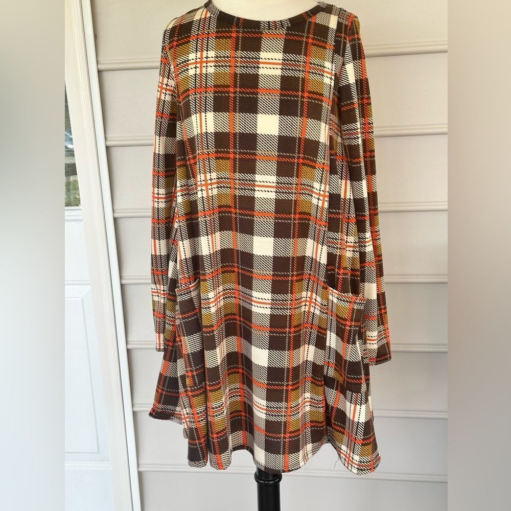 Egy women’s plaid flared dress size M
